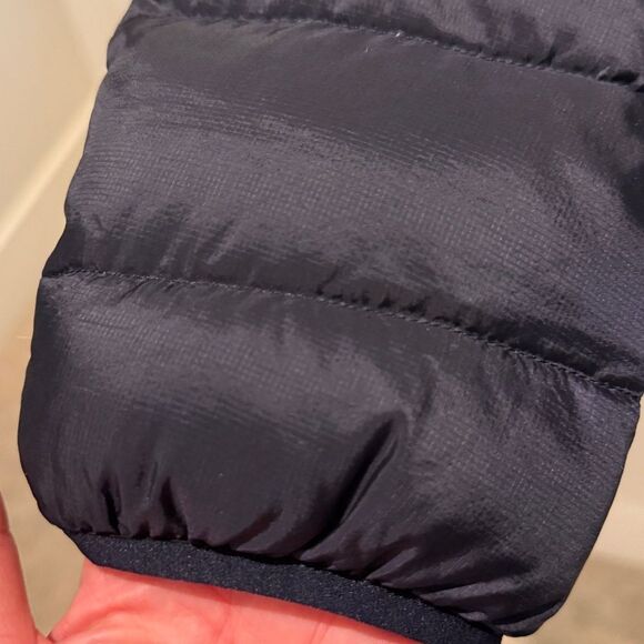 Uniqlo Navy Blue Ultra Light Down Jacket with Hoodie size Medium - Picture 3 of 10
